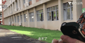 高考|考场外她说不想考了！老师的这个举动“能记一辈子”