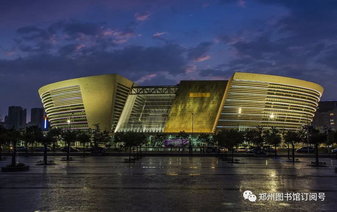 《天中讲坛》是郑州市嵩山文明研究基金会,郑州图书馆联合举办的大型