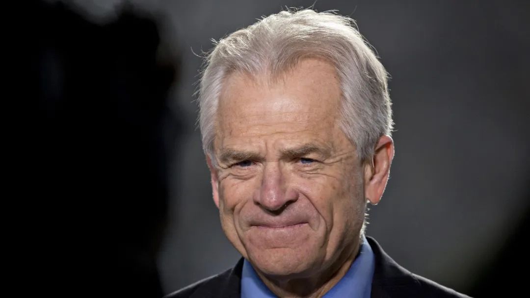 美国贸易顾问纳瓦罗 “甩锅中国”遭群嘲 被骂上了热搜