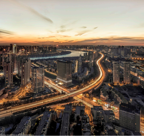 时政|哈佛大学调查报告：中国民众对中央政府的满意度高达93.1%