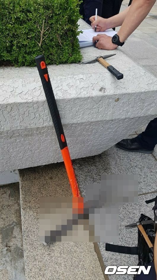 社会万象|“给我出来！”韩国KBS女主持正直播 门外男子挥镐狂砸