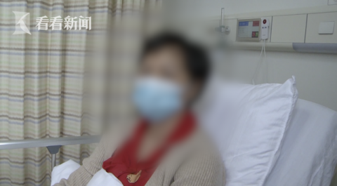 |花园散步巨型贵宾扑了过来...邻居之间大打出手