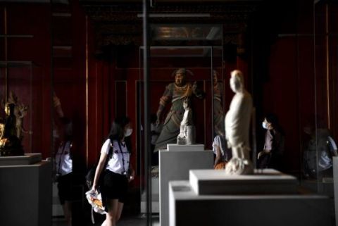 故宫博物院|故宫室内常设展厅恢复开放，参观需戴口罩，观众“主播”多