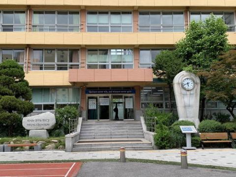 韩国单日新增达一个多月来新高 学生大面积复课引发担忧