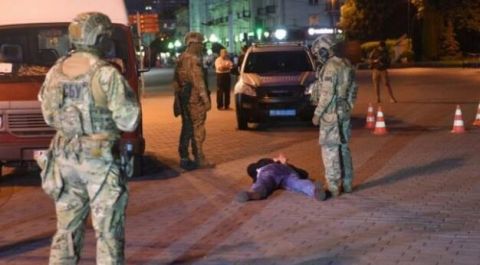 俄罗斯乌克兰|乌克兰大巴劫案结束！劫匪被捕前提出史无前例匪夷所思要求