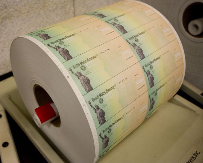 ##美国民众收到疫情救助金后吐槽：打错账户、少发了钱......