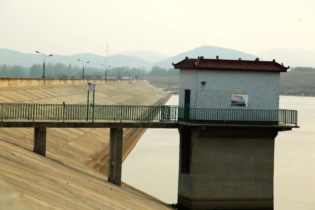 初冬,这个水库的景色美的不像话!-大河号-大河网