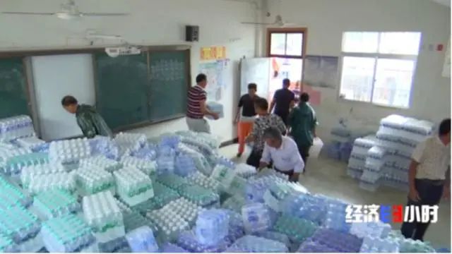 三农|一片汪洋！断电断路！不到2天，他们紧急建起364米浮桥！