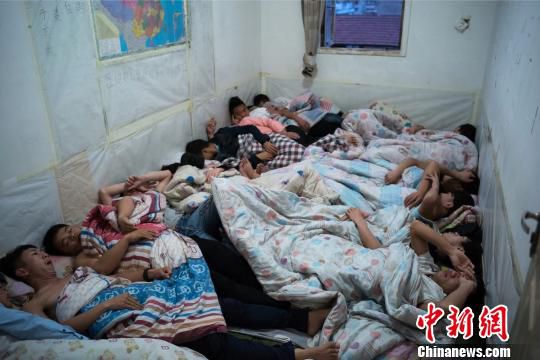 浙江龙湾警方破获一特大网络诈骗案 刑拘149人