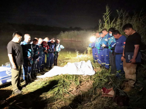 |壹现场丨又一起河边的悲剧！连夜搜救还是没能挽回三条鲜活的生命