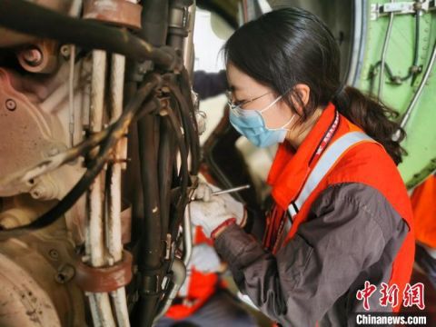 余璇|95后女飞机维修师：为梦想奋斗的女孩最美