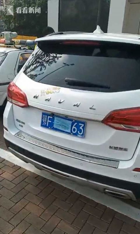 |越野车“戴口罩”？竟是停车纠纷引发“恶作剧”