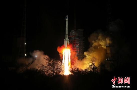 3月30日，北京时间凌晨1时56分，中国在西昌卫星发射中心用长征三号乙运载火箭(及远征一号上面级)，以“一箭双星”方式成功发射第三十、三十一颗北斗导航卫星。这两颗卫星属于中圆地球轨道卫星，是中国北斗三号第七、八颗组网卫星。西昌卫星发射中心供图 <a target='_blank' href='http://www.chinanews.com/'>中新社</a>发 梁珂岩 摄