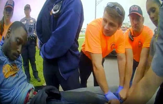 美国警察美国被捕黑人男子死前多次称“无法呼吸” 警察回应：我不在乎