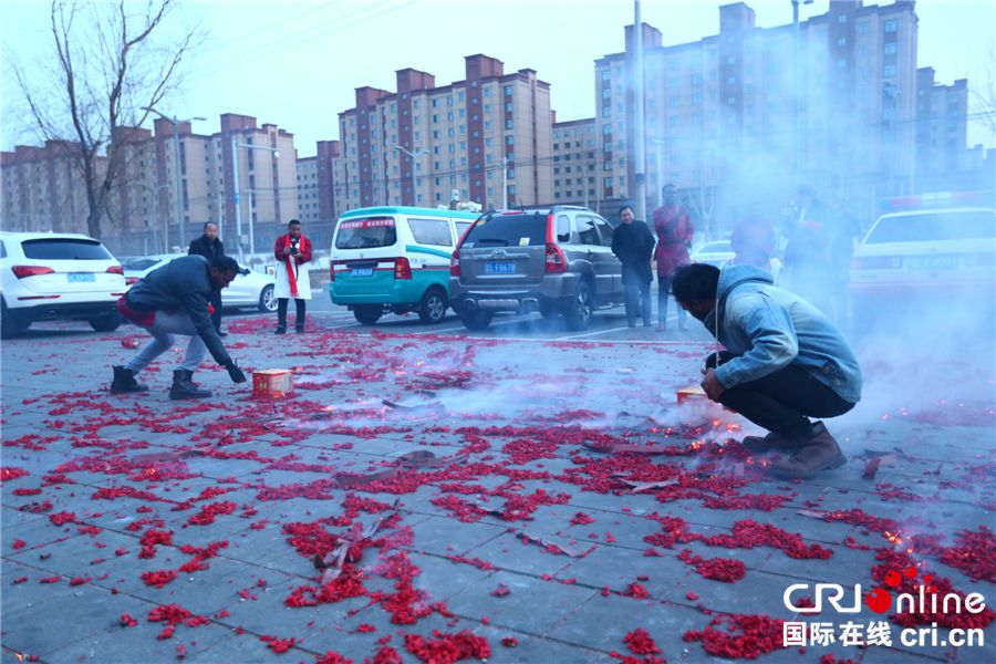 外国留学生在东北过年有感:团聚才是春节的意