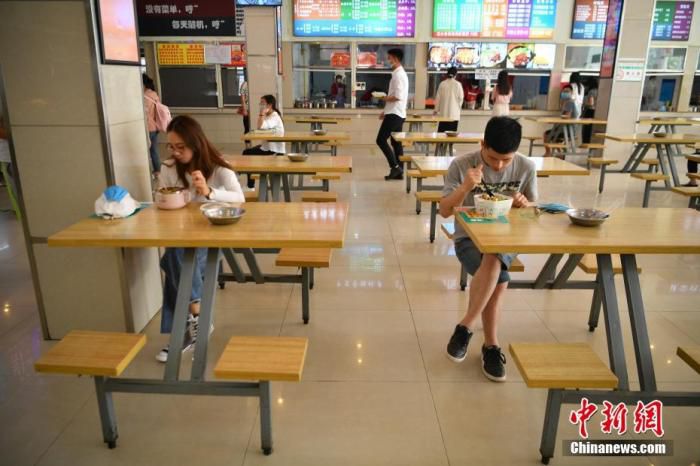 传染病教育部发布学校文明卫生倡导：在校用餐尽量自备餐具