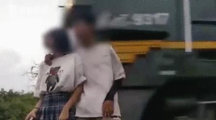 火车|火车被3大学生逼停，原因让人愤怒！这事不是第一回了
