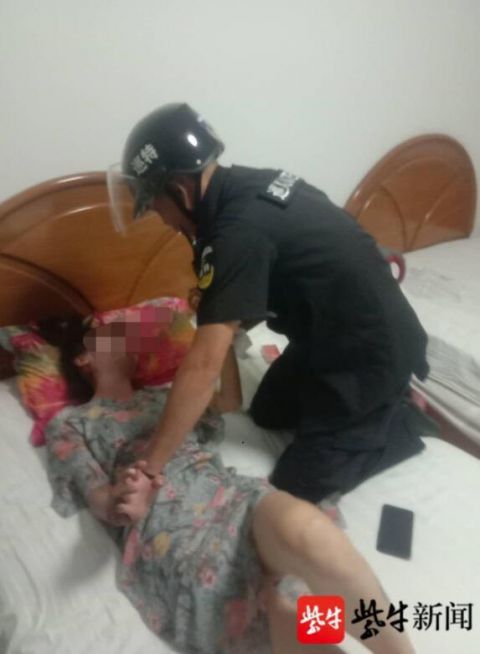 法制|丈夫报警妻子宾馆割腕轻生 民警火速赶到发现对方已割开几道伤口