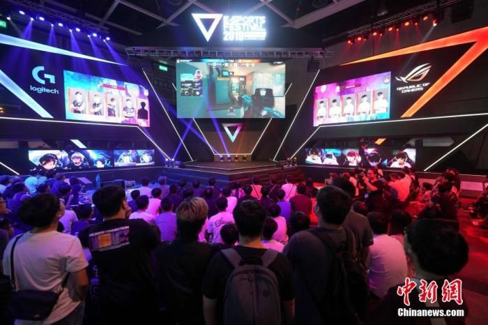 [电竞]边打游戏边挣钱？电竞陪练师是个啥“神仙职业”