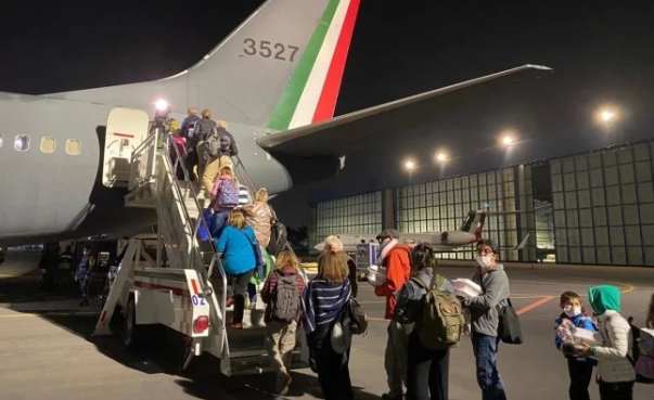 国际社会：墨西哥派军机前往阿根廷接回受疫情影响滞留的墨西哥公民