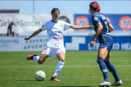 足球|罕见！日本女足运动员加盟男队 将和哥哥搭档锋线